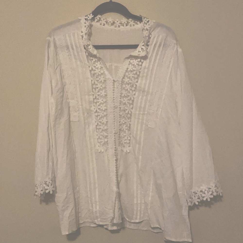 Floral detail button up top